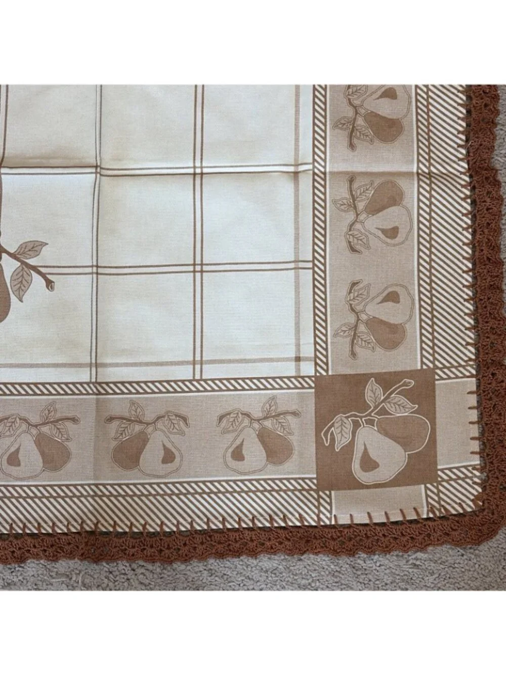 Vintage Table Cover Tablecloth Brown Pears Crochet Border Square 28X30